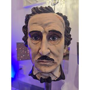 Ashland Bust with Black and Cream Accents